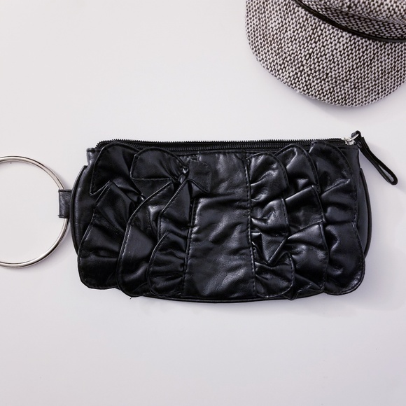 BLACK WRISTLET - Picture 2 of 8